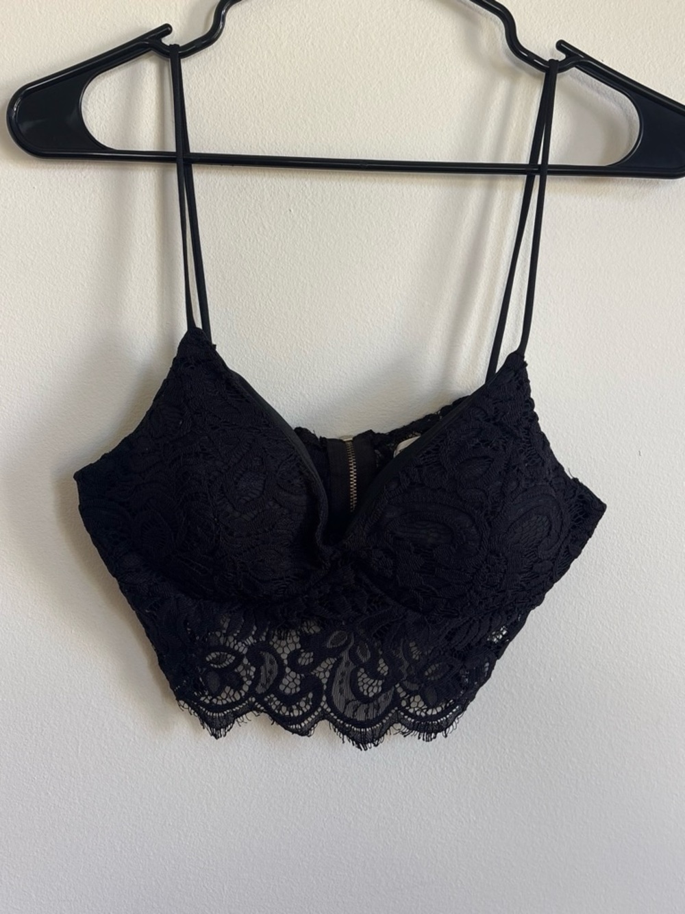 Women's Black Lace Bralette with Scalloped Hem